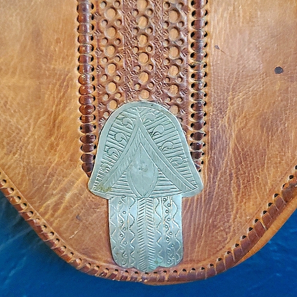 Vintage Handmade Morrocan leather purse with embossed silver detail and tassels - Picture 2 of 8